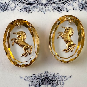 4 Vintage 18x13 Unicorn Magic Pendant Jewelry Drop, Engraved Gold Pendant, Fantasy Cabochon, Vintage Glass Pendant - West German - 4pcs