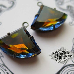 Vintage 18x13mm Fan Kite Drop Sapphire Blue Topaz Givre Glass Stones - RARE, Earthy and Sophisticated with settings- High Quality - 2pcs