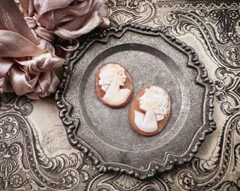 Matched Shell Cameo Pair 16x11mm | Left & Right Facing Italian Cameos | Unset Vintage Costume Jewelry Components - 2pcs