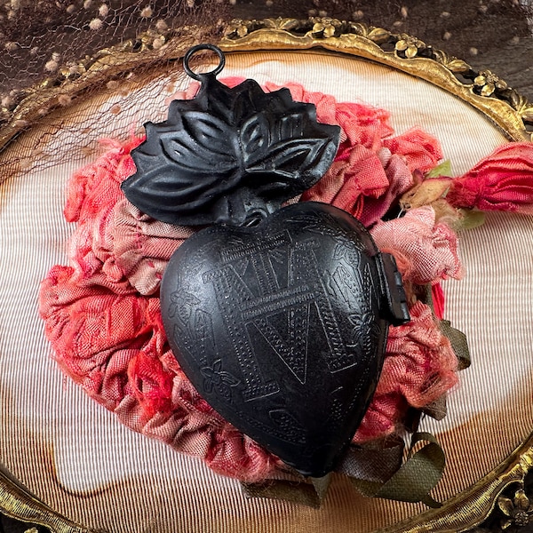 Custom Ex Voto Locket, French Sacred Heart Flaming Heart Reliquary Milagros Heart Prayer Box, Antiqued Gold Finish -1pc