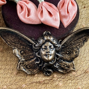 Large Angel Fairy Face Brass Stamping - Winged Flying Nymph Fantasy - Antique Brass Relic Patina - 76x54mm - 1pc