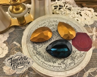 Vintage 25x18mm Sapphire Blue Pear Teardrop Glass Jewel Gem Stone - 25x18 Pears - Montana - Foiled Back 2pcs