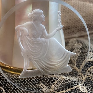 Vintage Glass Crystal Intaglio Cabochon, 35mm round, Victorian Cabochons, Woman and Cherub, Frosted Glass Intaglio - 1pcs