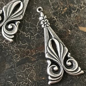 Art Deco Brass Jewelry Stamping Sterling Silver Plated Floral Finding Drop - Great Gatsby, Titanic inspired aged - 2pcs