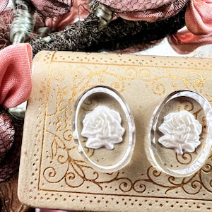 Vintage 18x13 Oval Rare Rose Intaglio Pressed Glass Flat Back Cabochon, West German Cabochon, Frosted Glass, Rose Intaglio - 2pcs