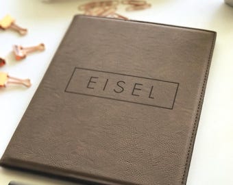 Portafolio personalizado, cuaderno de cuero grabado a medida con monograma profesional para director ejecutivo o agenda diaria.