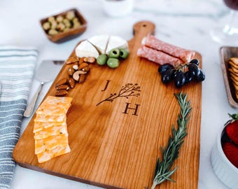 Personalized Cutting Board With Handle, Custom Engraved Charcuterie Board, Monogrammed Couples Board, Wedding Gift for Newlyweds