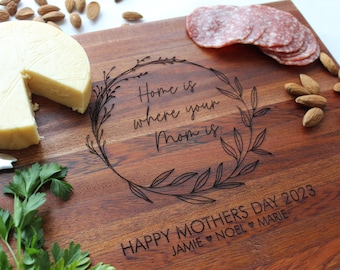 Mothers Day Cutting Board Gift for Moms. Custom Engraved Cutting Board For Best Mama or Grandma