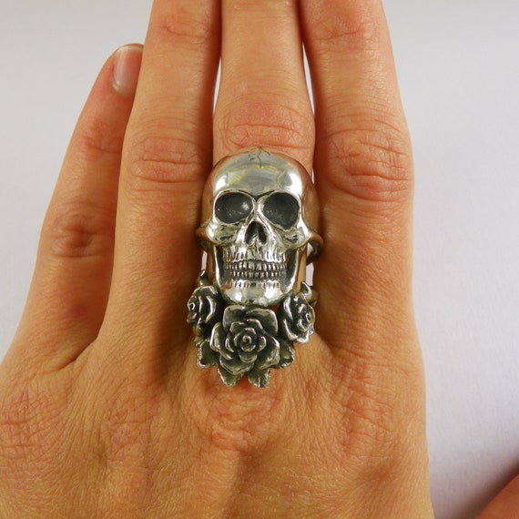 Skull shop rose ring