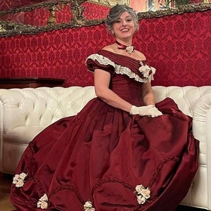 Victorian Ballgown handmade with customer measurements | Historical Dress for ladies made with historical Sewing Techniques