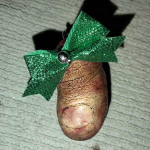 Severed Toe Ornament: Bloody Stump with Holiday Ribbon