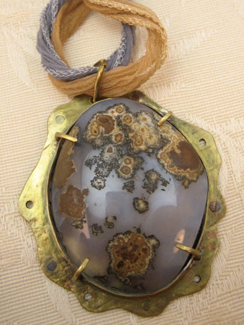 Huge and luminous MOSS AGATE pendant necklace with silk ribbon in a brass and copper setting
