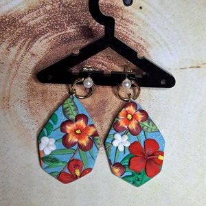 Polymer Clay Earrings,Hibiscus Flower Earrings, 3D Handmade Earrings, Monstera Earrings, Flower Earrings, Dangle Earring zdjęcie 4