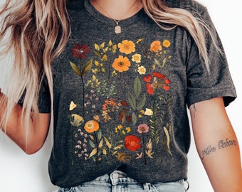 Vintage Floral Shirt,Womens Clothing,Hippie Clothes, Wildflower Shirt,Plant Shirt,Cottage Core, Witchy Tops,Boho Clothing,Summer Style,