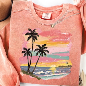 Vintage Beach Sunset Sweatshirt, Pastel Comfort Colors Palm Tree Graphic Crewneck, Retro Summer Vacation Pullover,Cute Boho Oversized Jumper