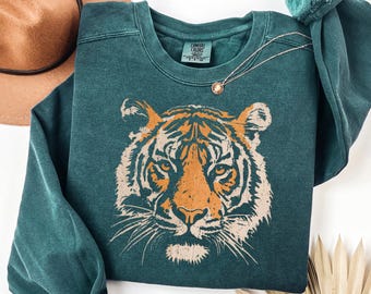 Vintage Tiger Sweatshirt, Cute Teal Green Comfort Colors Crewneck, Retro Distressed Wild Cat Graphic Top, Aesthetic Animal Lover Pullover