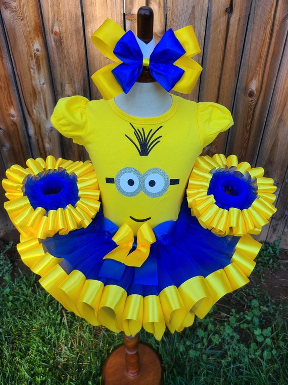 Ragazza con outfit di compleanno, costume da mostro giallo, set di vestiti  tutù per bambini, spettacolo -  Italia
