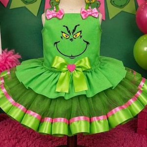 cindy lou who green dress Pageant Web Collection: Maternity Midi Dresses