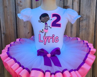 Vestido tutú de cumpleaños inspirado en Doc McStuffins