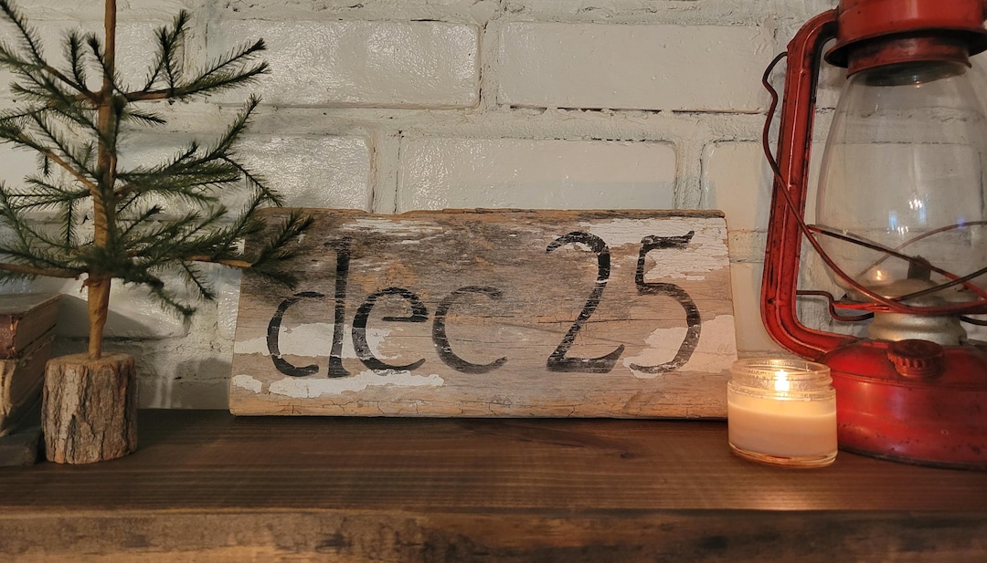 Chippy White Wooden Christmas Signs: Rustic Farmhouse Decor, Set of 4 ...