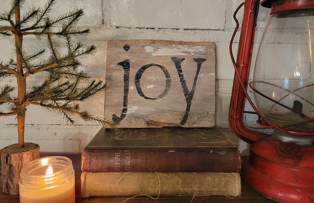 Chippy White Wooden Christmas Signs: Rustic Farmhouse Decor, Set of 4 ...