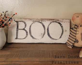 Letrero de Halloween de Chippy Boo, estilo granja, blanco