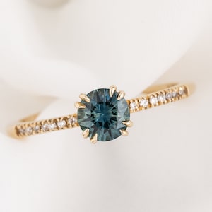 Round Montana Sapphire Engagement Ring, Double claw setting diamond pave band, Alternative engagement ring, parti blue green sapphire ring