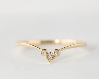 Star accent ring, diamond curved nesting ring, v shape wedding band, unique delicate dainty wedding ring, 14k gold, rose gold, white gold