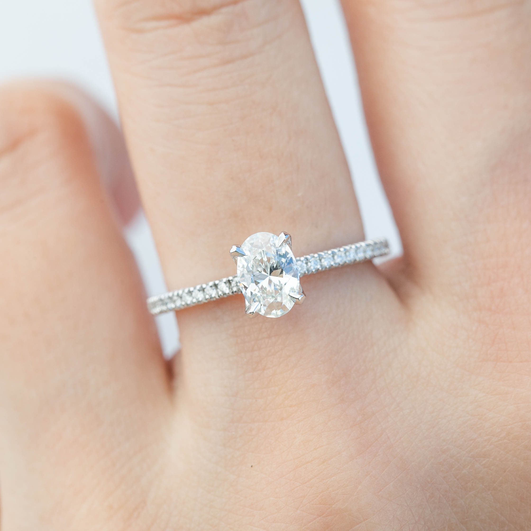 0.7ct ovaler Diamant Verlobungsring, GIA-zertifiziert, ovaler Diamantring,  14k weißer Pave Band großer Diamantring, vier Krallen fassung - Etsy.de