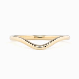 Schlichter geschwungener Ehering, minimalistischer Ehering, 14k Schlichter geschwungener Ehering, zierlicher Ehering, 14k Gold, 18k Gold, Platin
