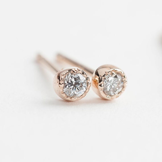 Simple gold diamond earrings online