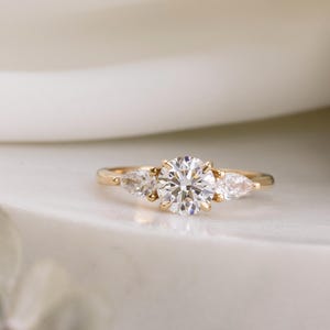 Round Lab Diamond Engagement Ring, 1ct diamond ring, 3 diamond ring, large diamond ring, vintage inspired unique lab diamond, IGI certified
