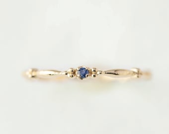 Tiny blue sapphire solitaire ring 14k yellow gold, blue sapphire stack ring, dainty stacking ring, Vintage feel September birthstone ring