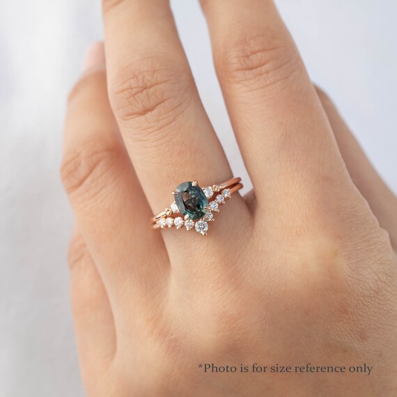 Oval montana sapphire ring deals