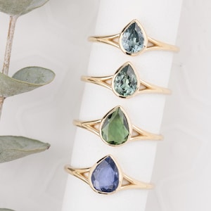 Birnengrüner Saphirring, Verlobungsring mit blauem Saphir, Minimaler zierlicher Solitär, 14k Gelbgold einfacher grüner Saphirring
