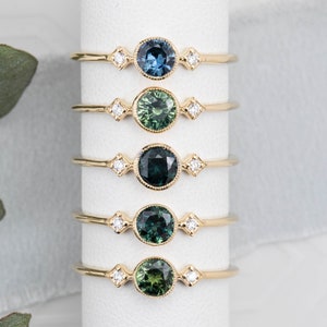 Roung Green Sapphire Ring, Peacock Green Sapphire, Three stone ring, alternative engagement ring, Teal green sapphire ring, solid 14k gold