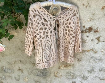 Mooie crèmekleurige Franse battenbergkant bolero/bolero. Heerlijk middag- of avondjack voor de zomer.