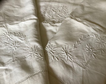 Vintage Leinen Mix französische Bettlaken. Monogrammiert & gezogener Faden. Im Sommer kühl und im Winter warm.  2,28m breit x 2,6m lang