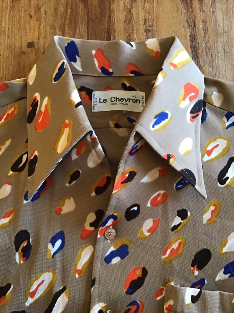 Size medium. 70/'s Le Chevron long sleeve shirt
