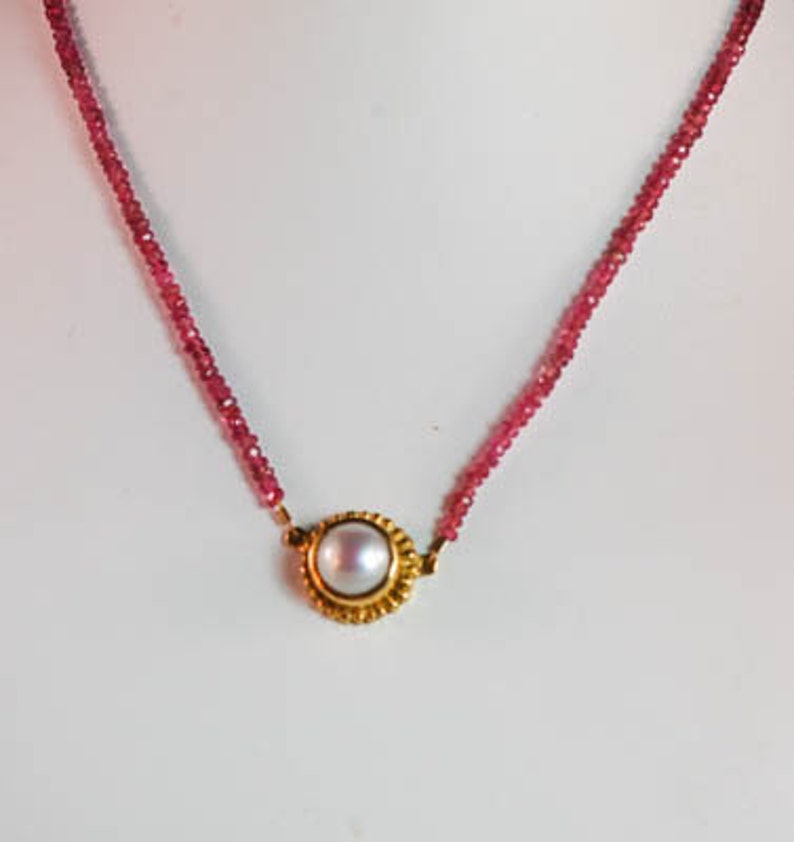 18k yellow gold 10.5mm fine pearl and tourmaline strand 139T. image 1