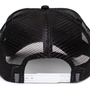 Booty Hunter™ Unisex-Adult Curved Bill One-Size Truckers Hat Cap Black/White image 2