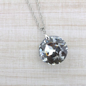 Large Round Diamond Shape Pendant Necklace - Stunning Swarovski Crystal - 18&quot; Necklace