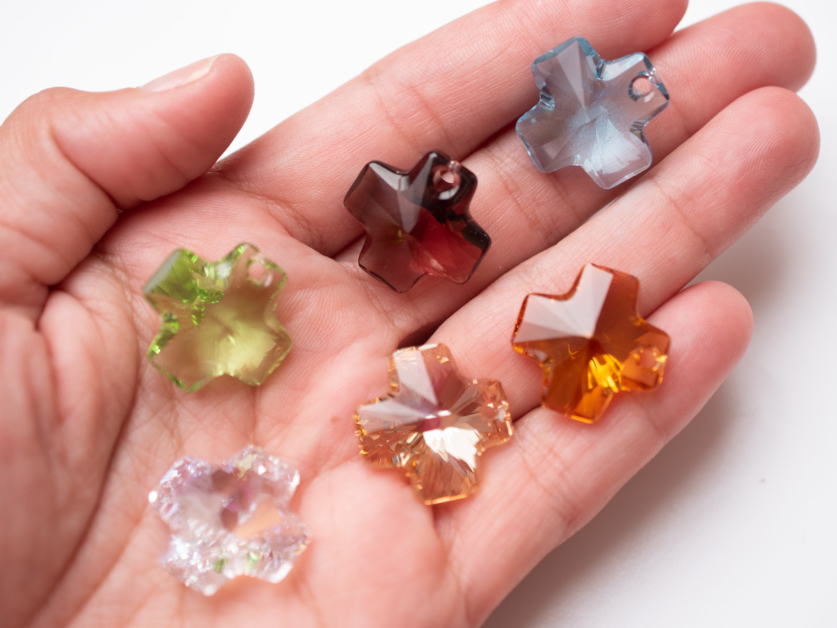 【美品】SWAROVSKI クリスタル クロス ペンダント 極美品✨スワロフスキー クロス 十字架 ブラック 黒 クリスタル