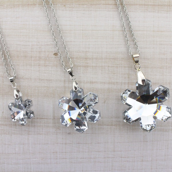 Snowflake Pendant Necklace - Stunning Swarovski Crystal - 18" Silver Necklace - CHOOSE YOUR SIZE