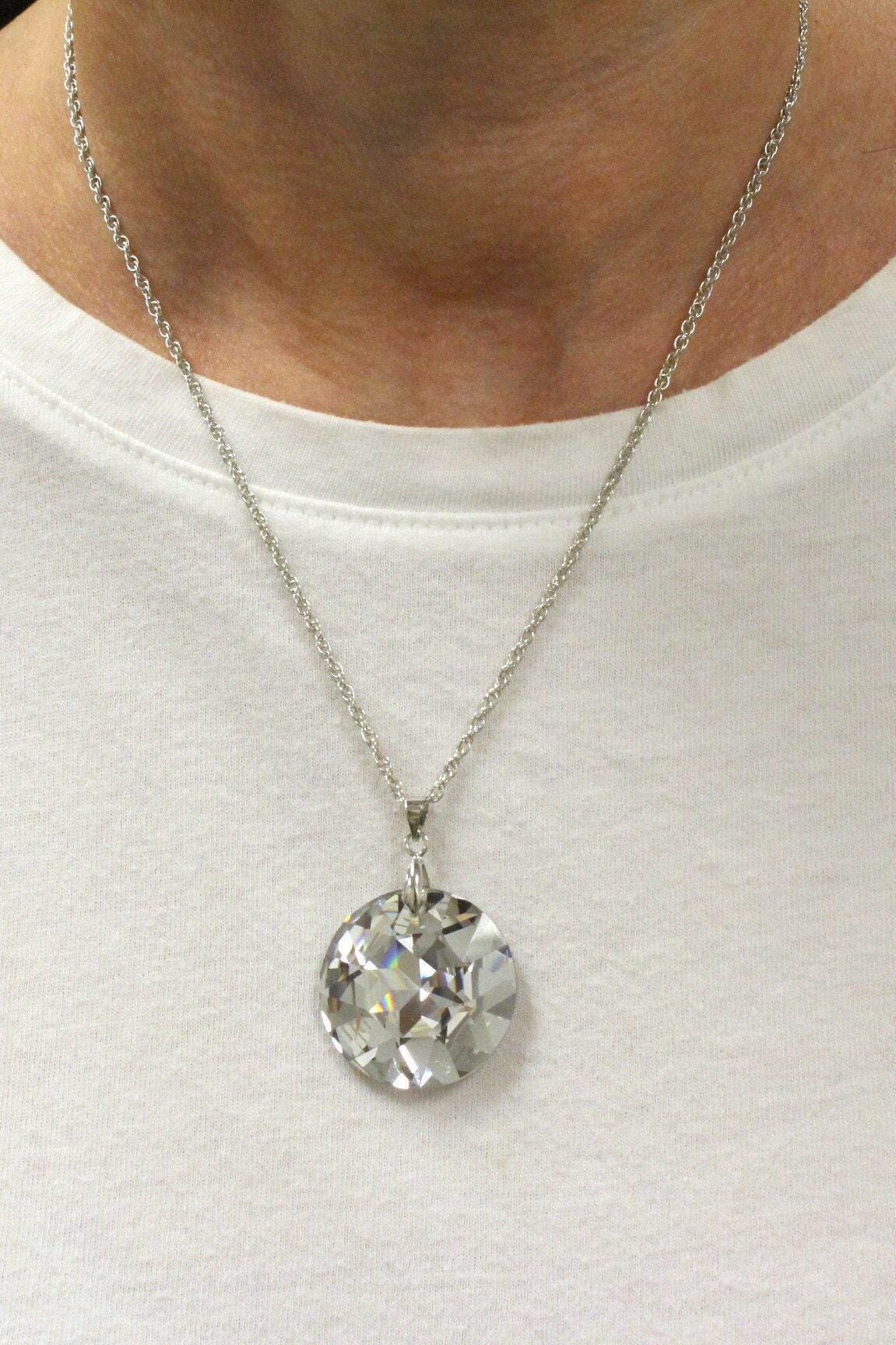 Swarovski ラウンド型クリスタルネックレス クリスタルネックレス：輝くラウンド型スワロフスキーペンダント（18