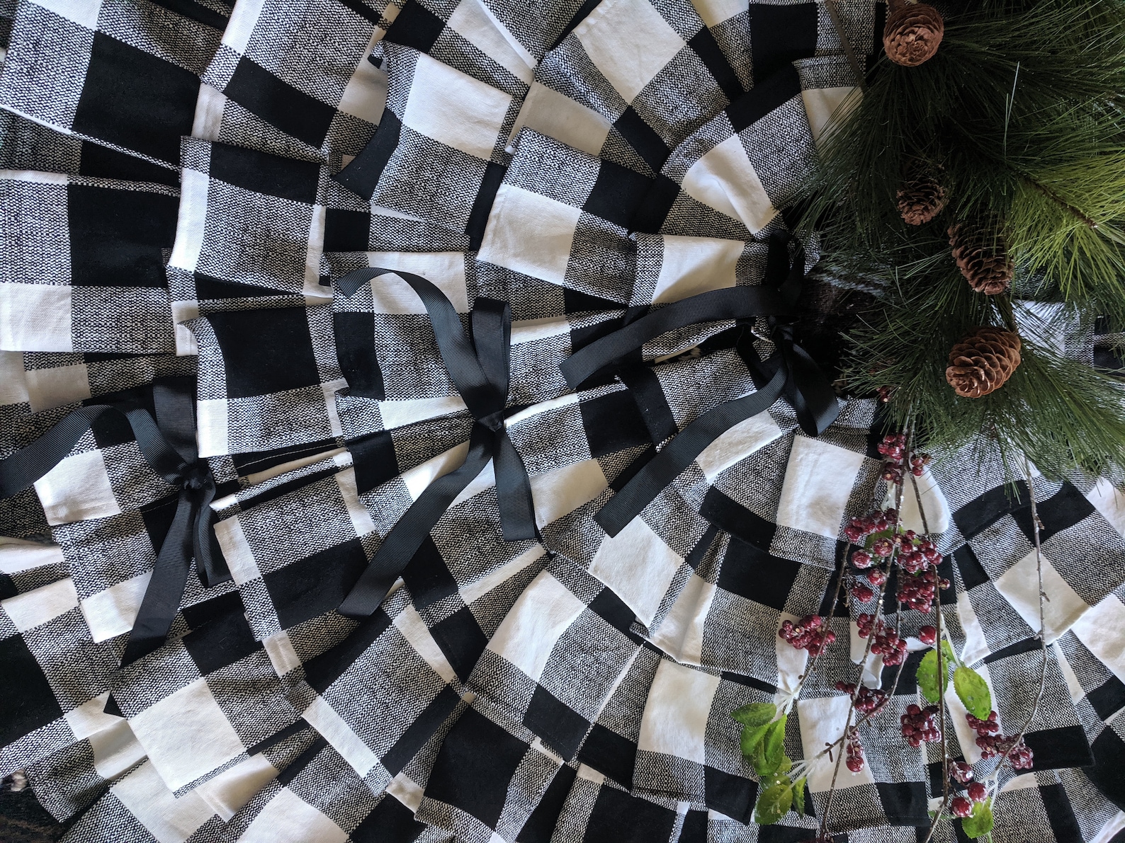 Buffalo Check Tree Skirt 