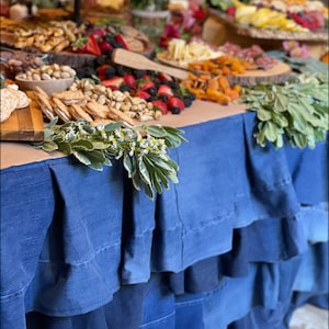 Mantel de mezclilla, mantel de mezclilla con volantes, mantel de mezclilla para bodas, decoración de mesa de mezclilla, mantel de mezclilla, decoración de fiesta de mezclilla, decoración de mezclilla