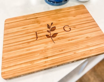 Charcuterie board personalized Mother's Day Gift for Couple with handle Personalized Cheese Board Engagement Gift Bridal Shower Gift 060