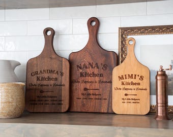 Personalized Grandma's Kitchen Cutting Board: Sentimental Christmas Gift from Grandchildren | Custom Charcuterie board for Nana