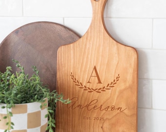 Engraved Wood Cutting Board: Personalized Engraving with Complete Gift Box Options